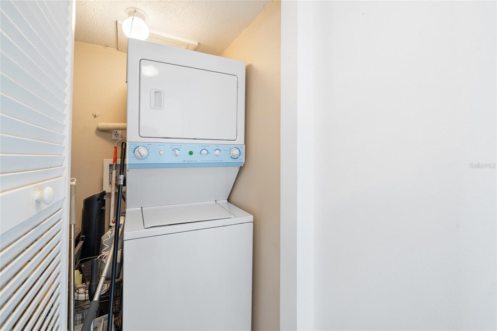 3206 W AZEELE ST #227 — photo 19