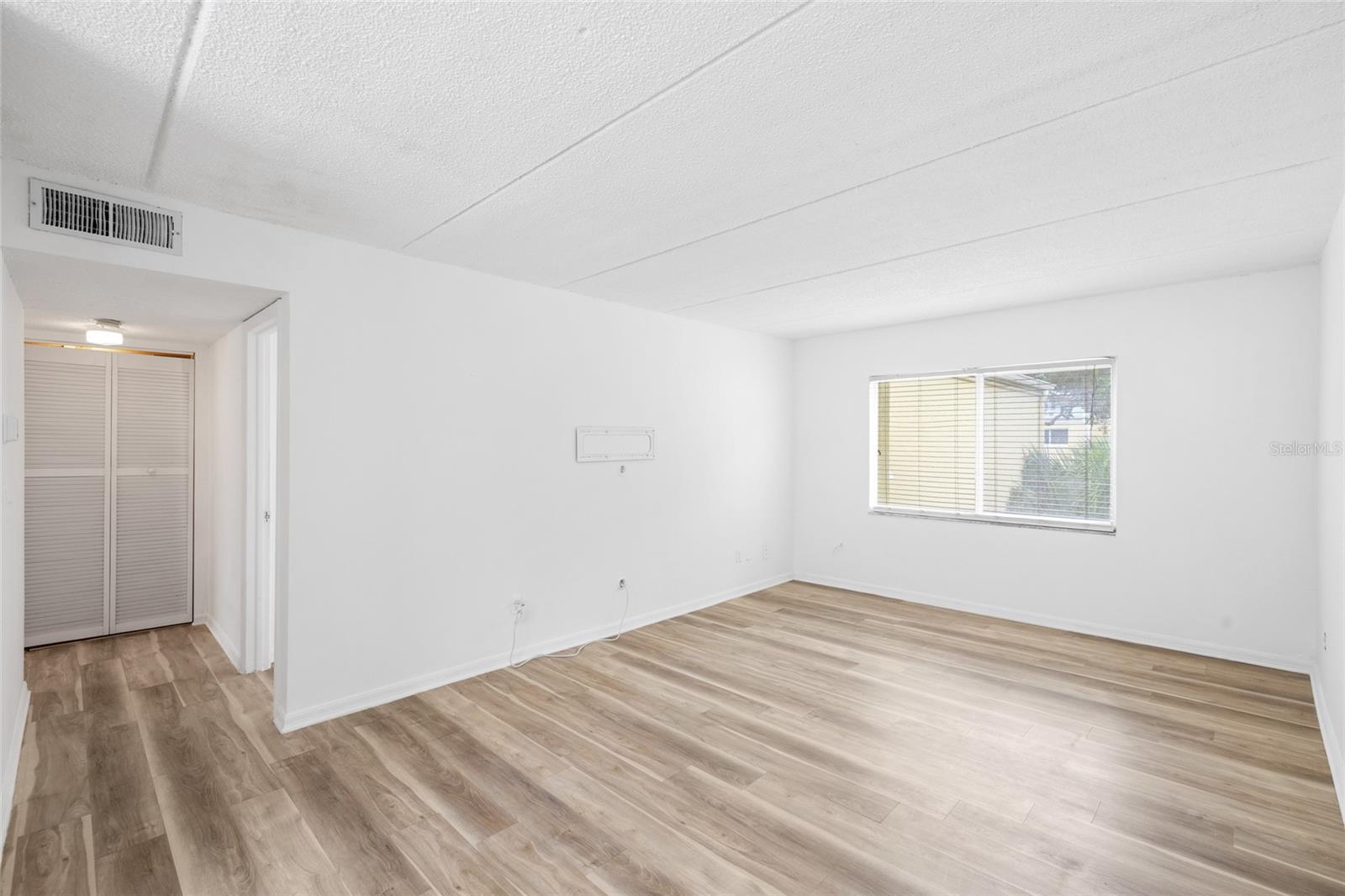 3206 W AZEELE ST #227 — photo 10
