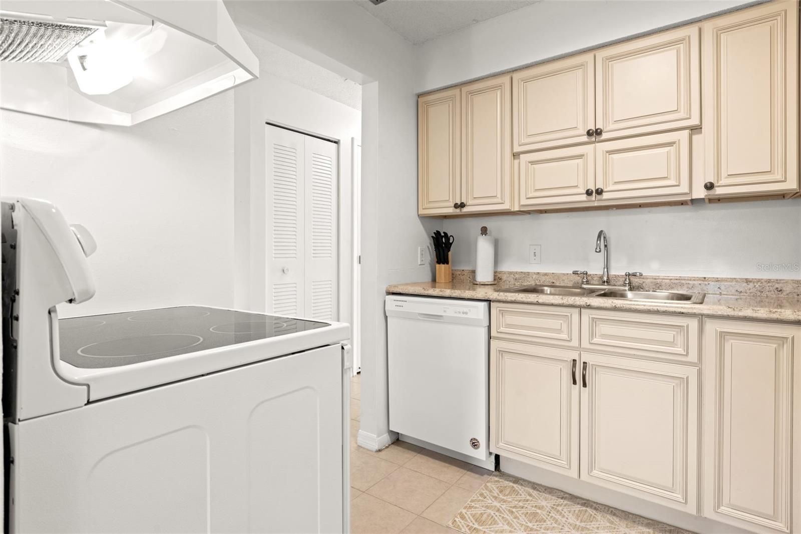 4215 E BAY DR #1806D — photo 12