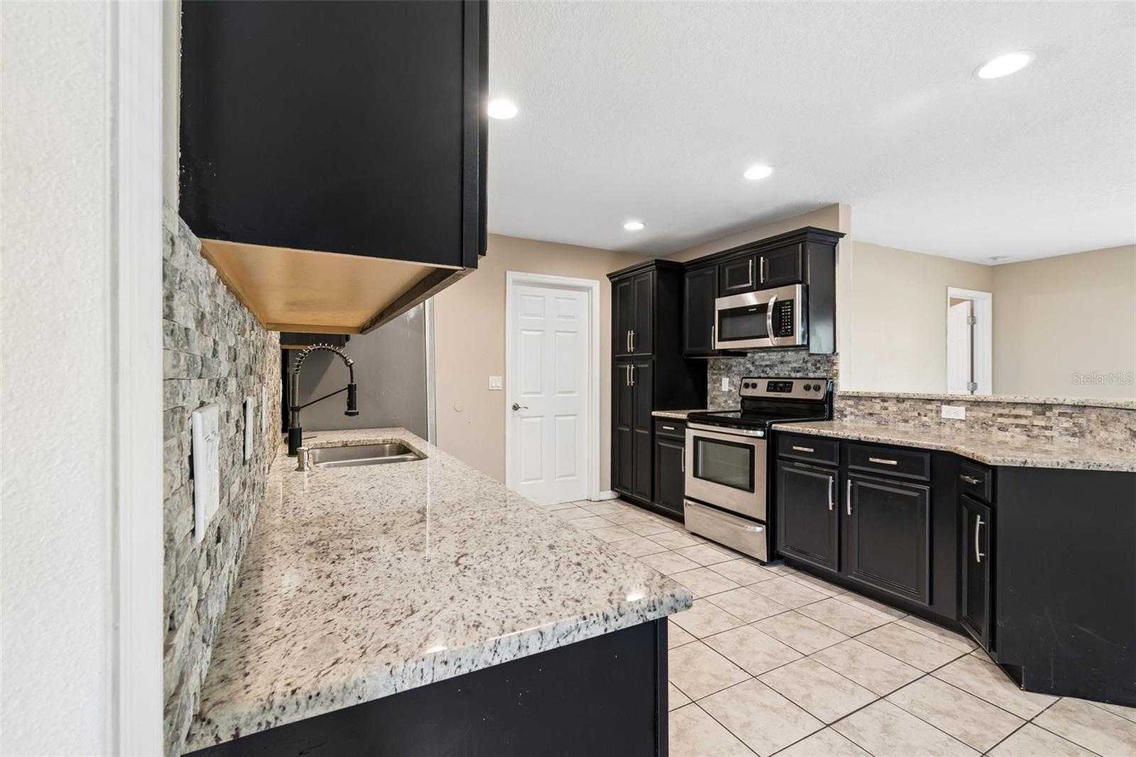 4018 PRADO DR — photo 6