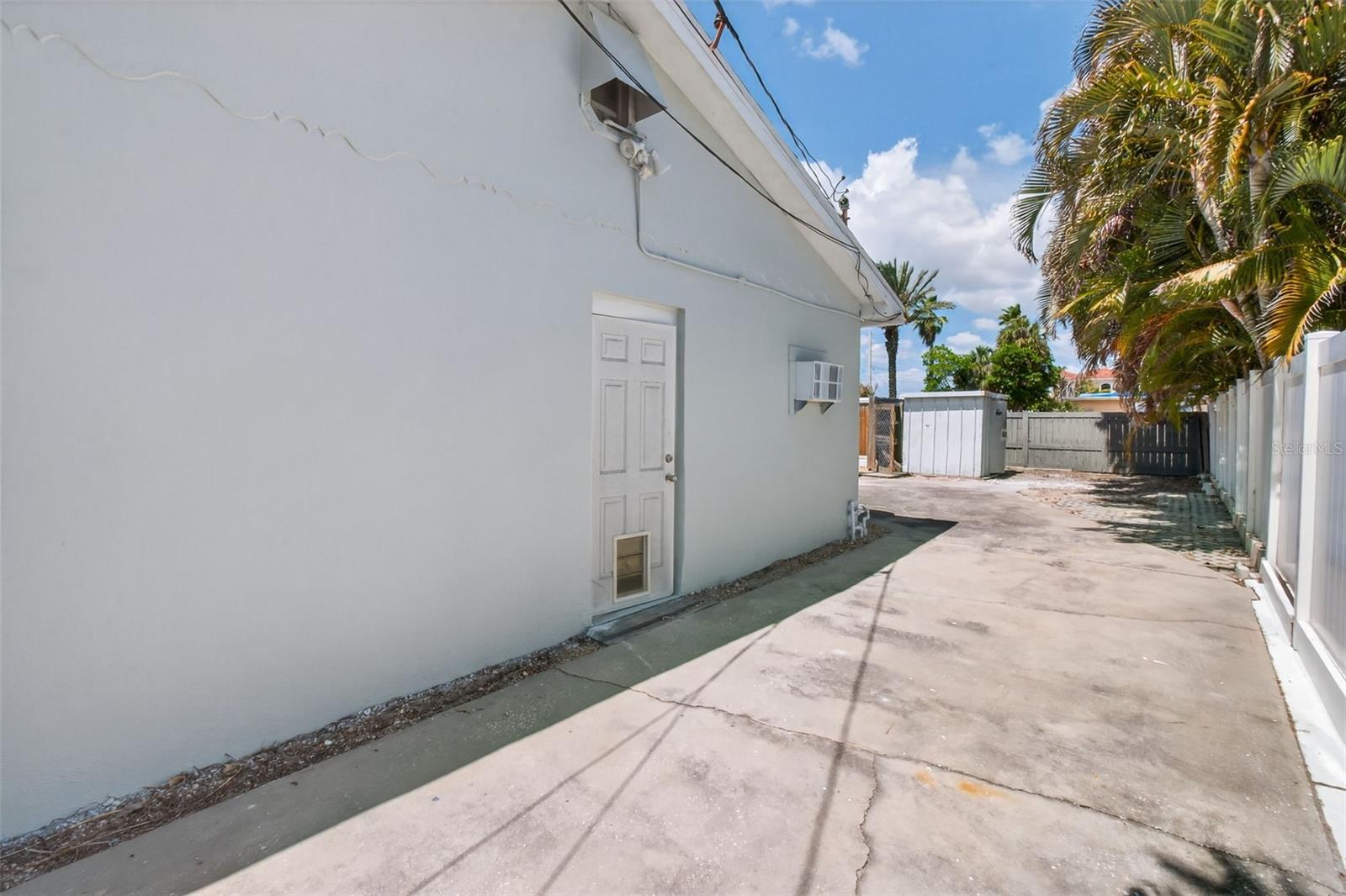 7919 CAUSEWAY BLVD S — photo 50