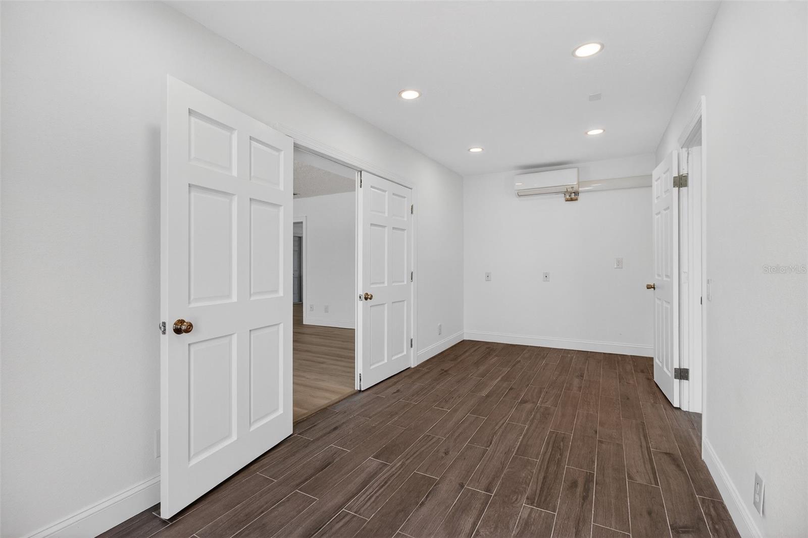 7919 CAUSEWAY BLVD S — photo 37