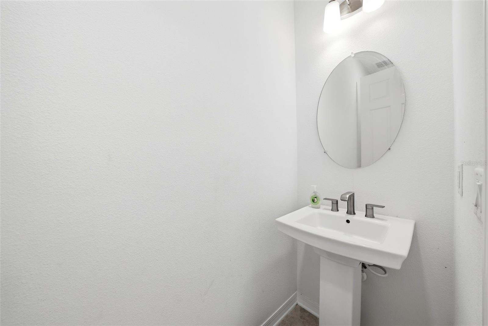 7073 GRAYBROOK DR — photo 31
