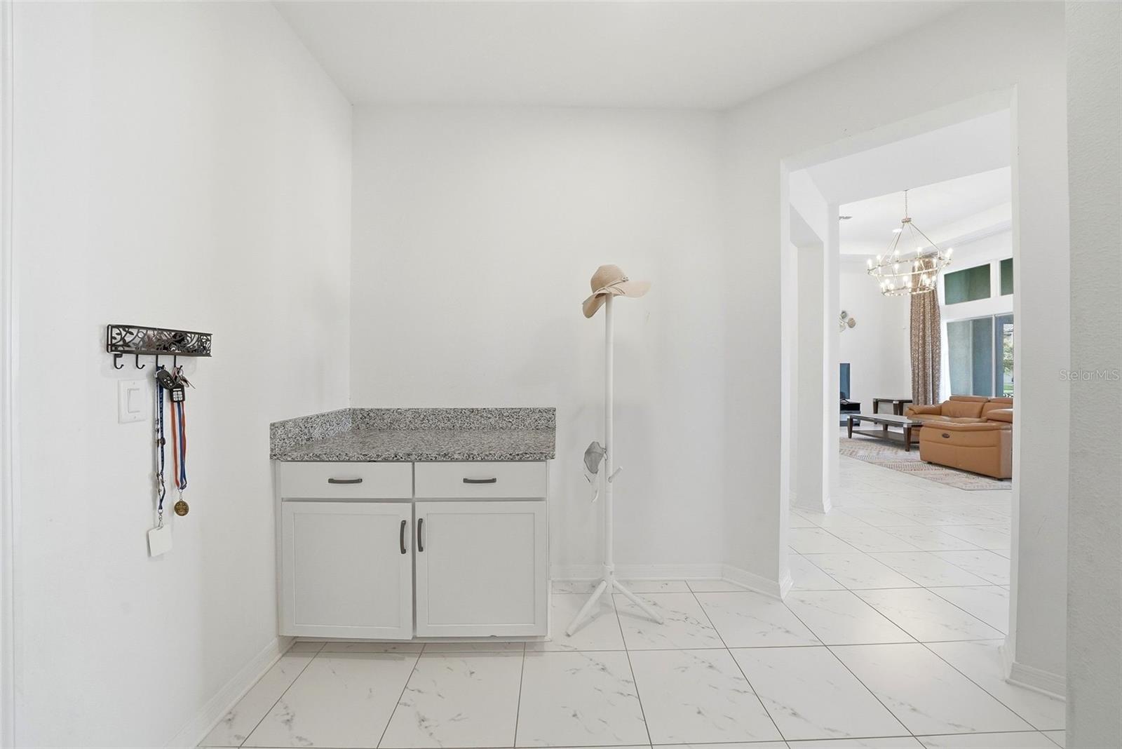 7073 GRAYBROOK DR — photo 33