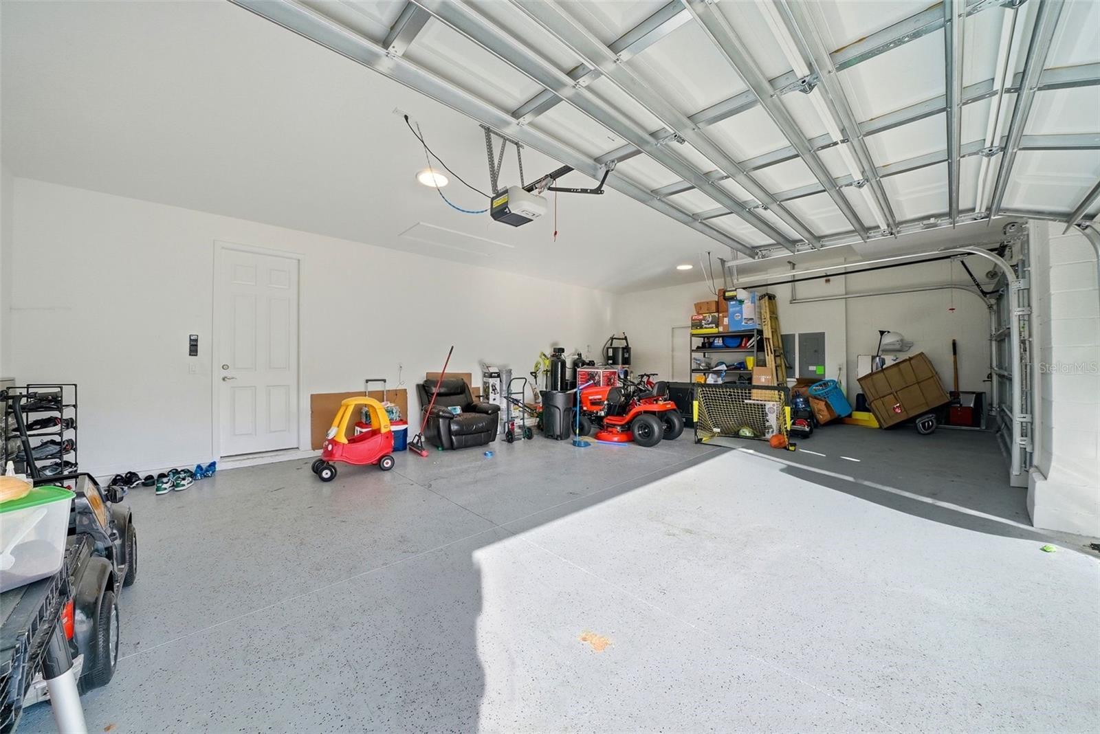 7073 GRAYBROOK DR — photo 36