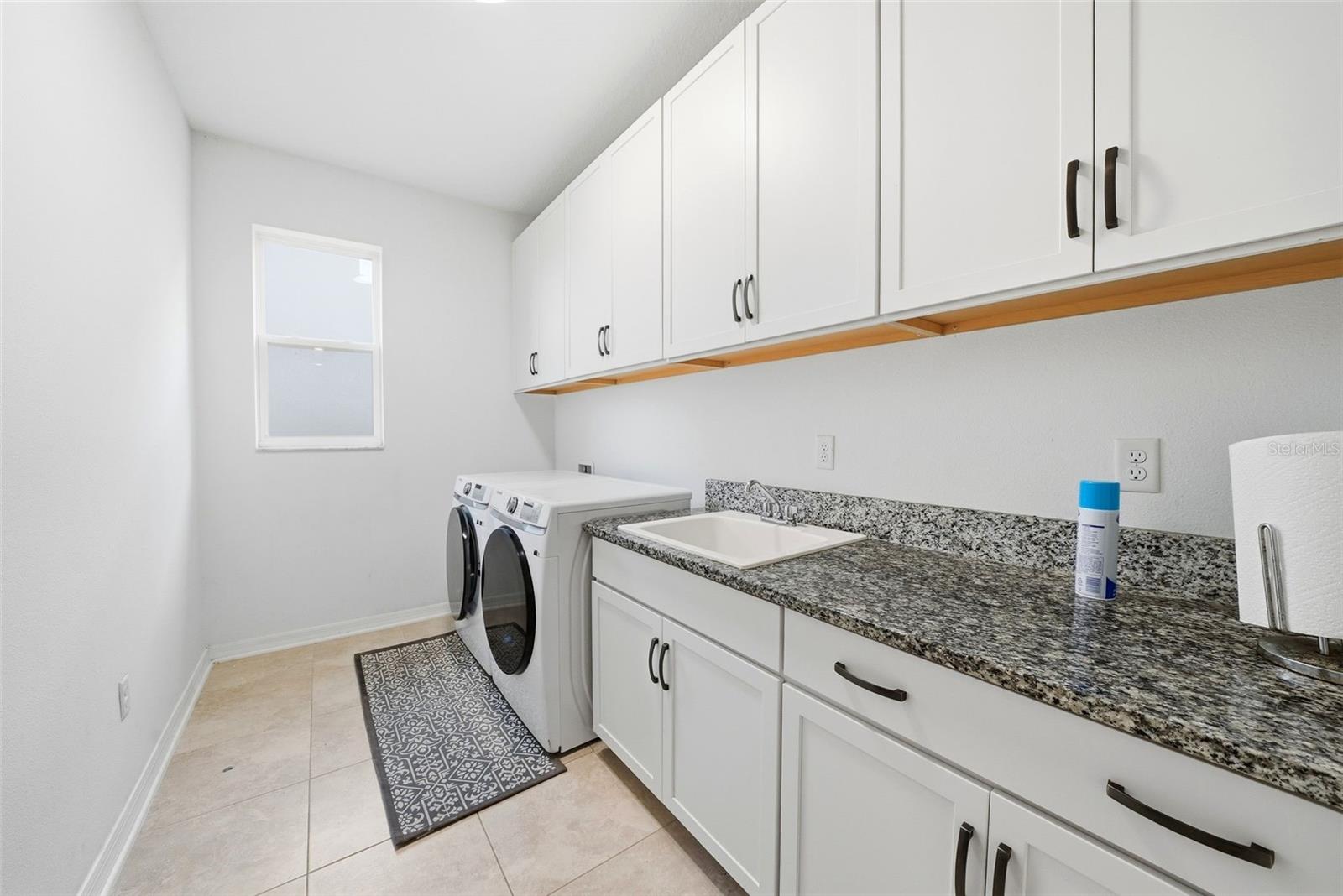 7073 GRAYBROOK DR — photo 32