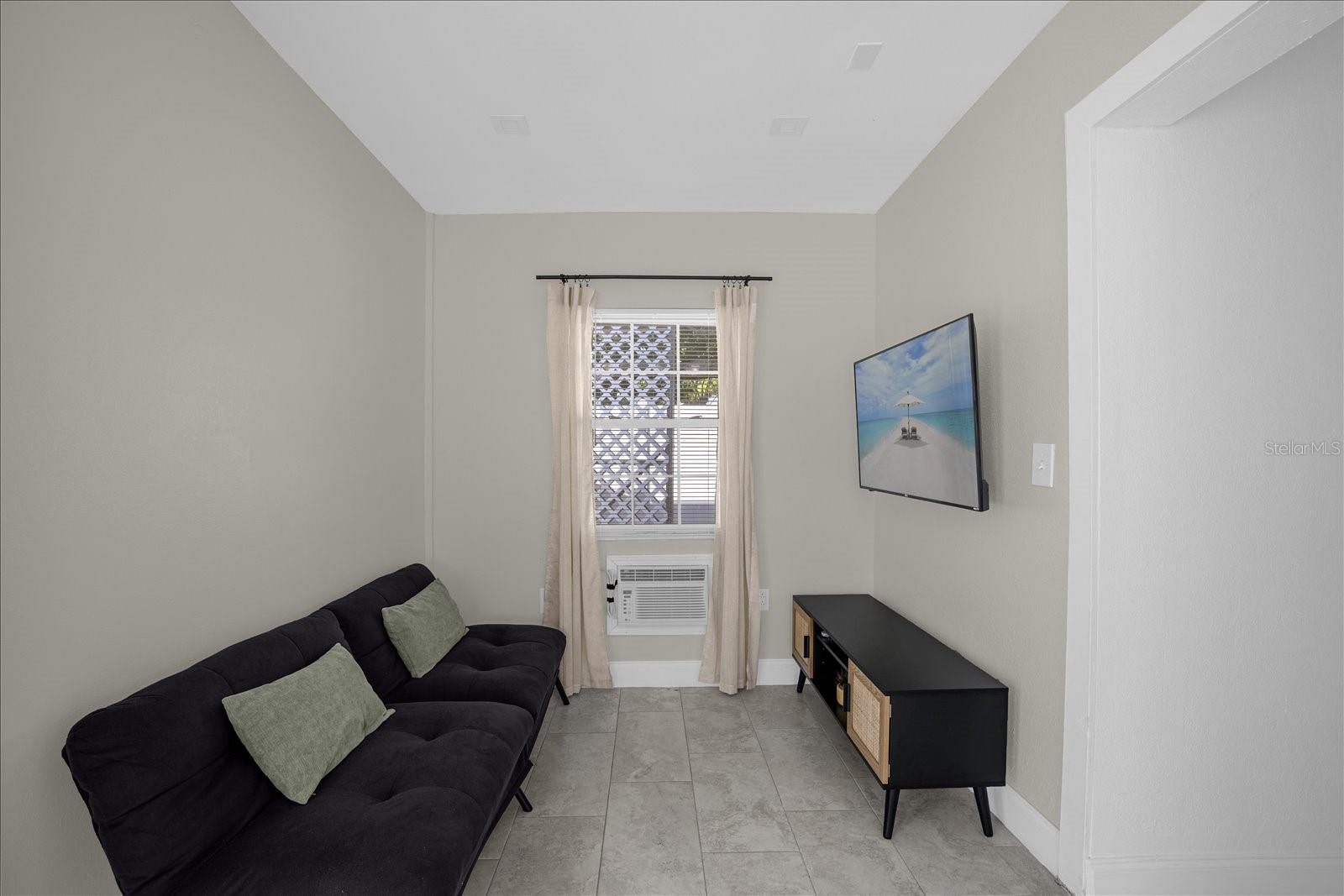 306 MARSHALL ST — photo 35