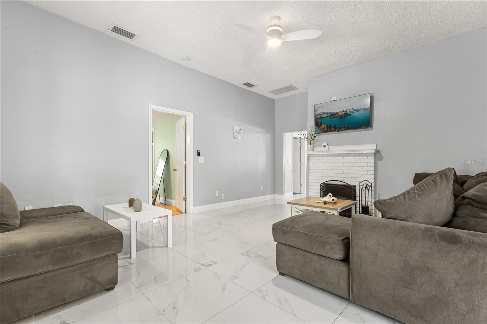 306 MARSHALL ST — photo 4