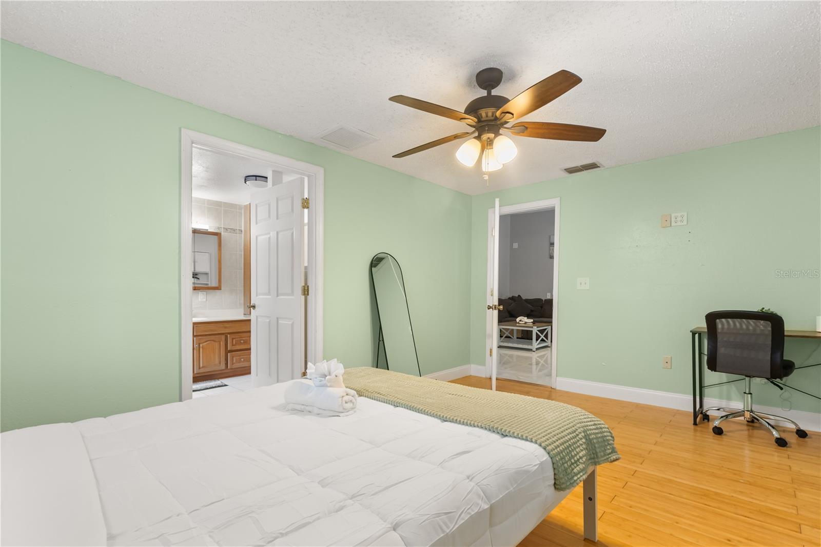 306 MARSHALL ST — photo 18