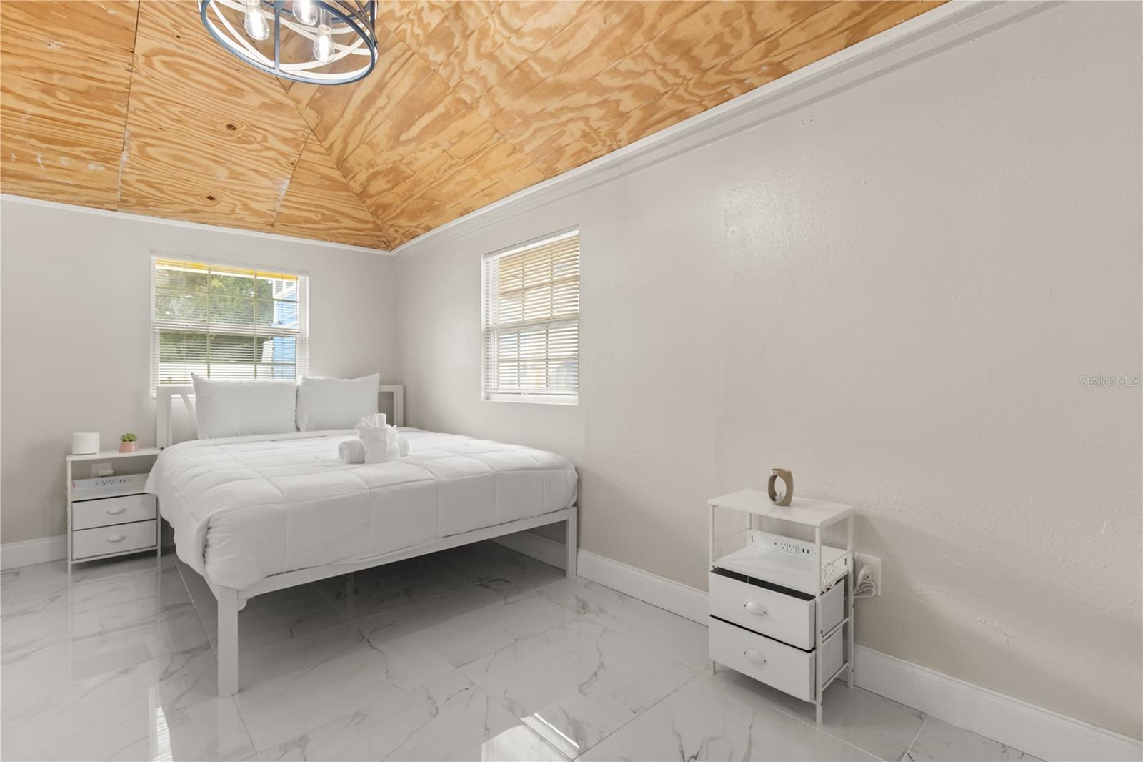 306 MARSHALL ST — photo 11