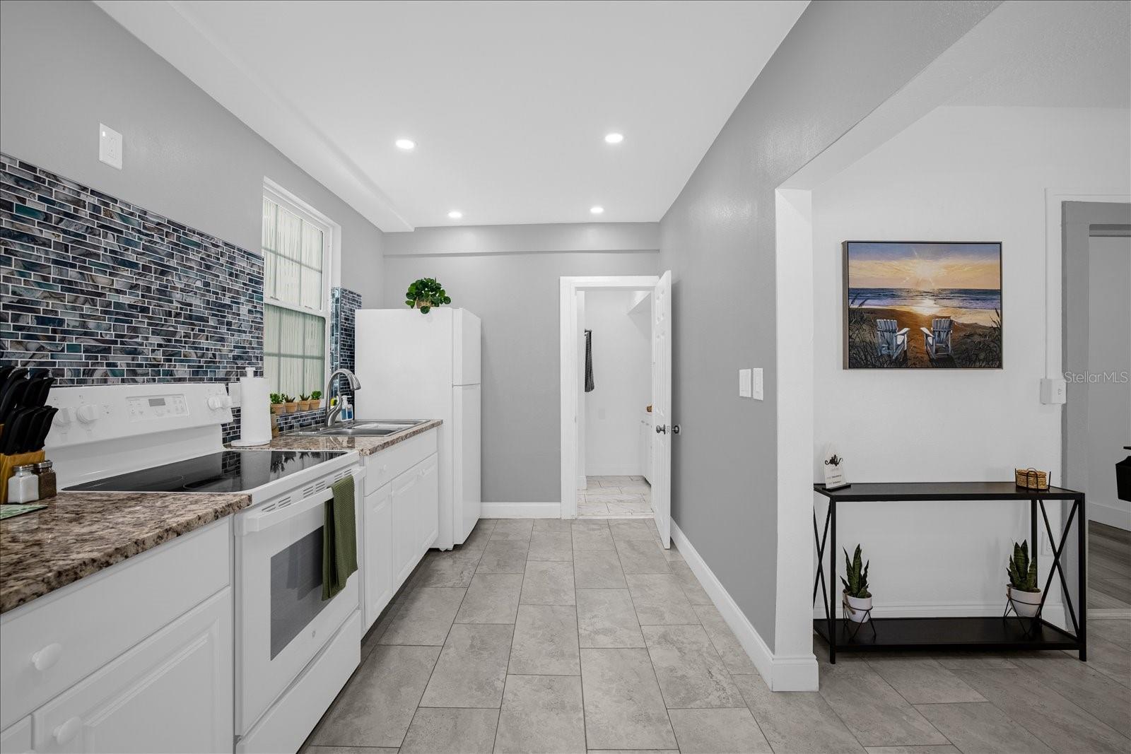 306 MARSHALL ST — photo 29