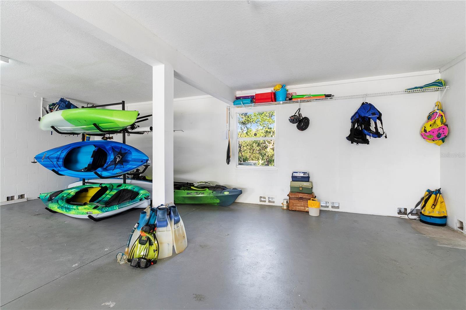 7325 HOLLY RD — photo 43