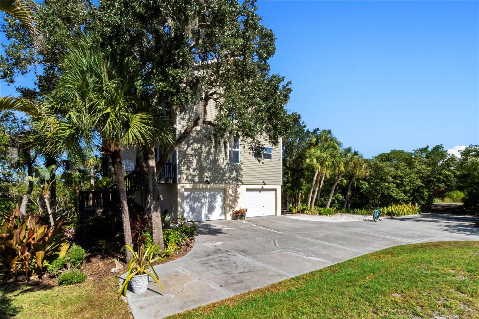 7325 HOLLY RD — photo 49