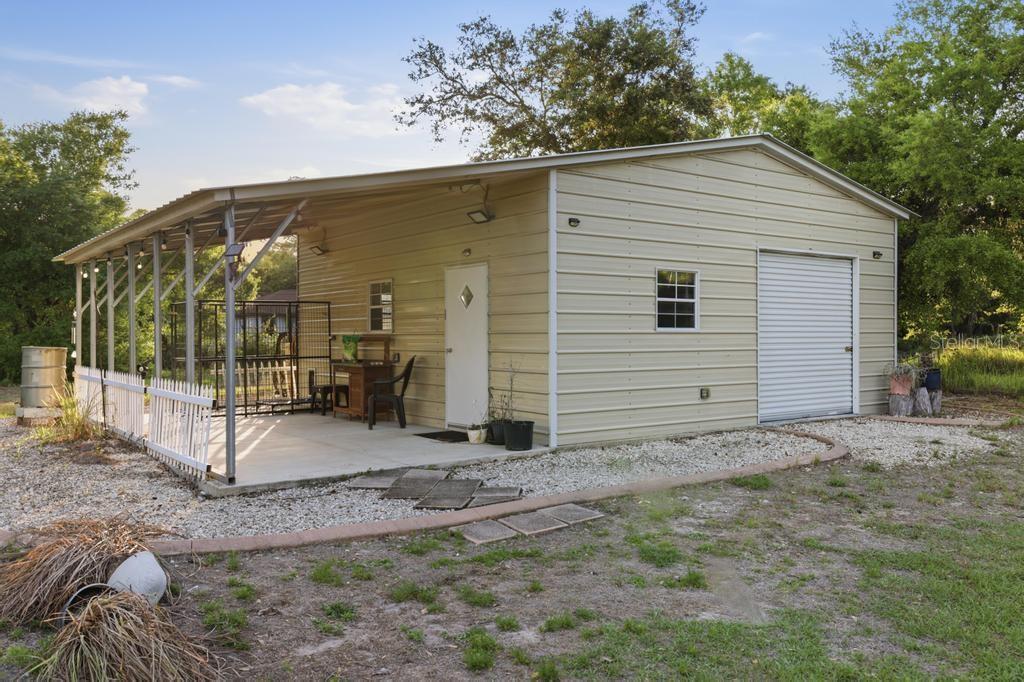 2105 BENNETT LN — photo 4