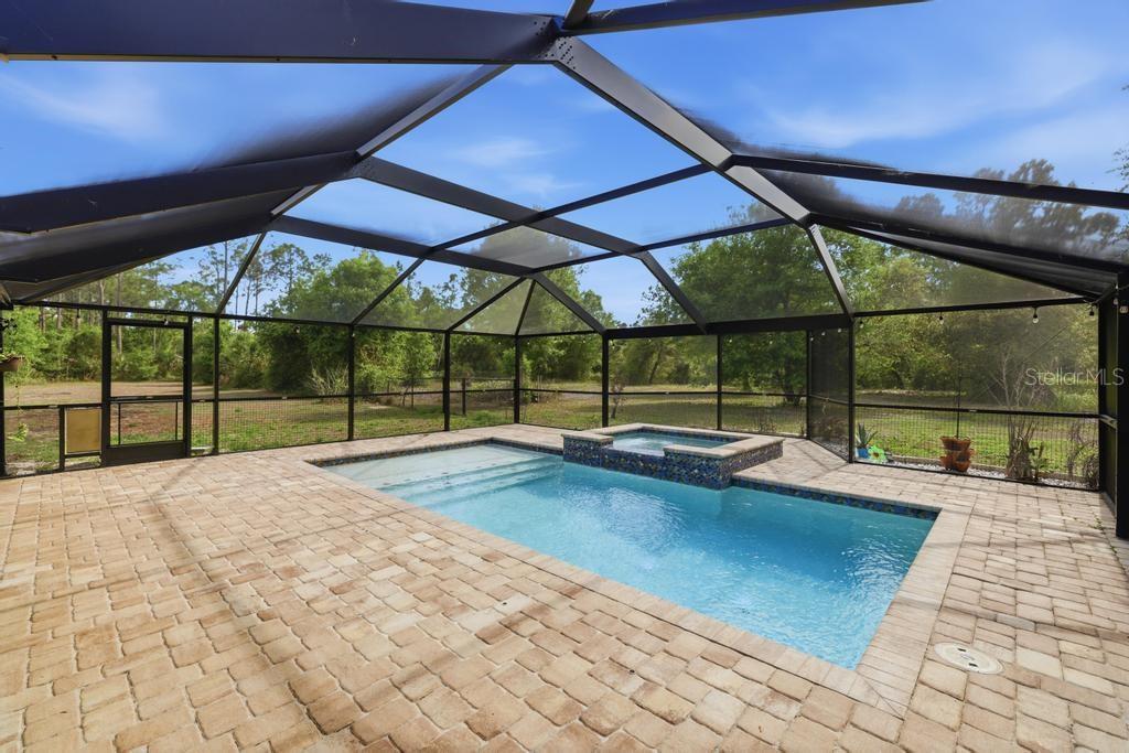 2105 BENNETT LN — photo 47