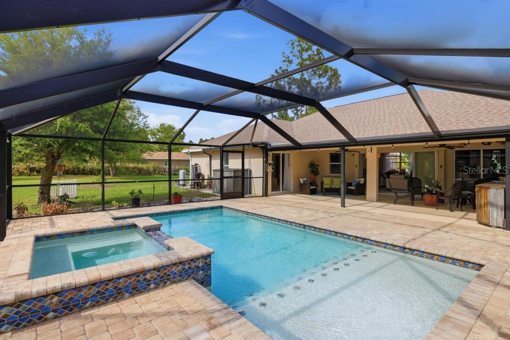 2105 BENNETT LN — photo 45