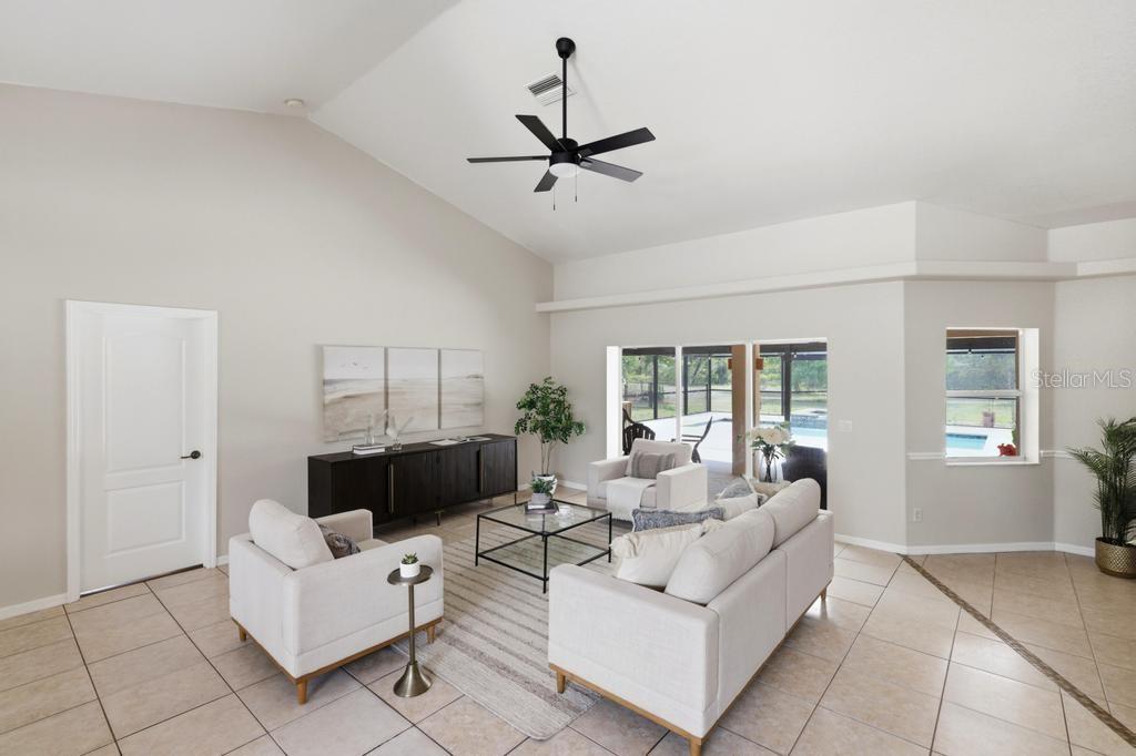 2105 BENNETT LN — photo 10