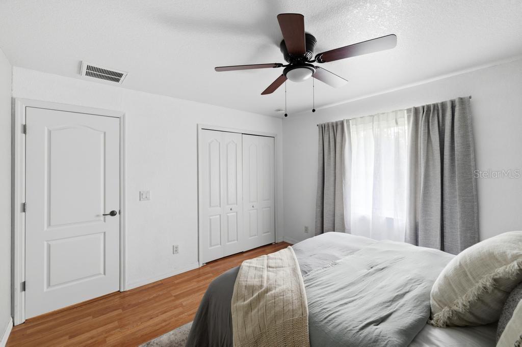 2105 BENNETT LN — photo 39