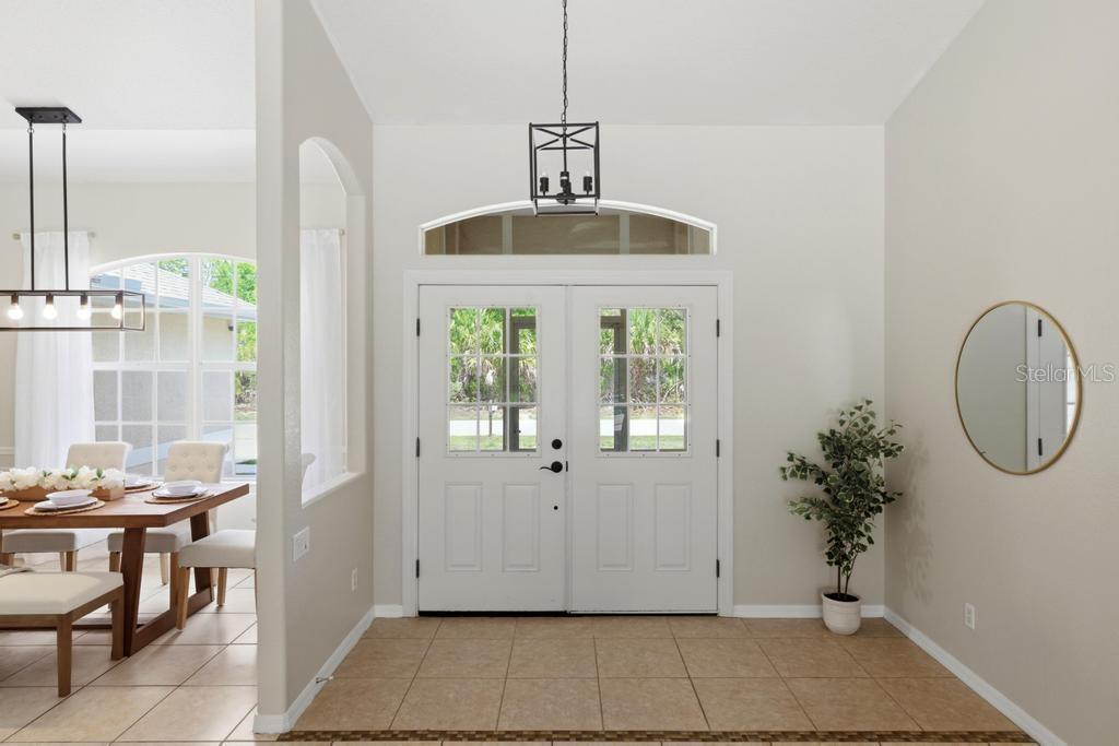2105 BENNETT LN — photo 8
