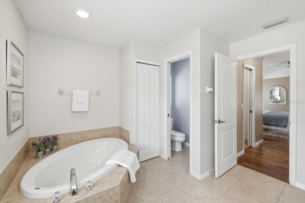 2105 BENNETT LN — photo 28