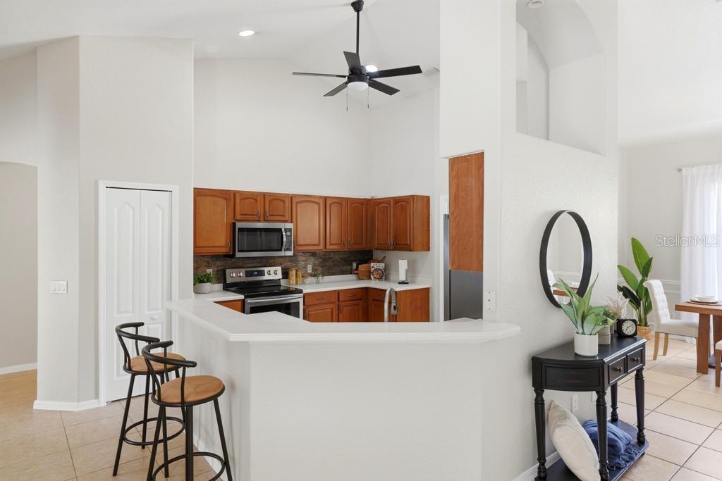 2105 BENNETT LN — photo 18