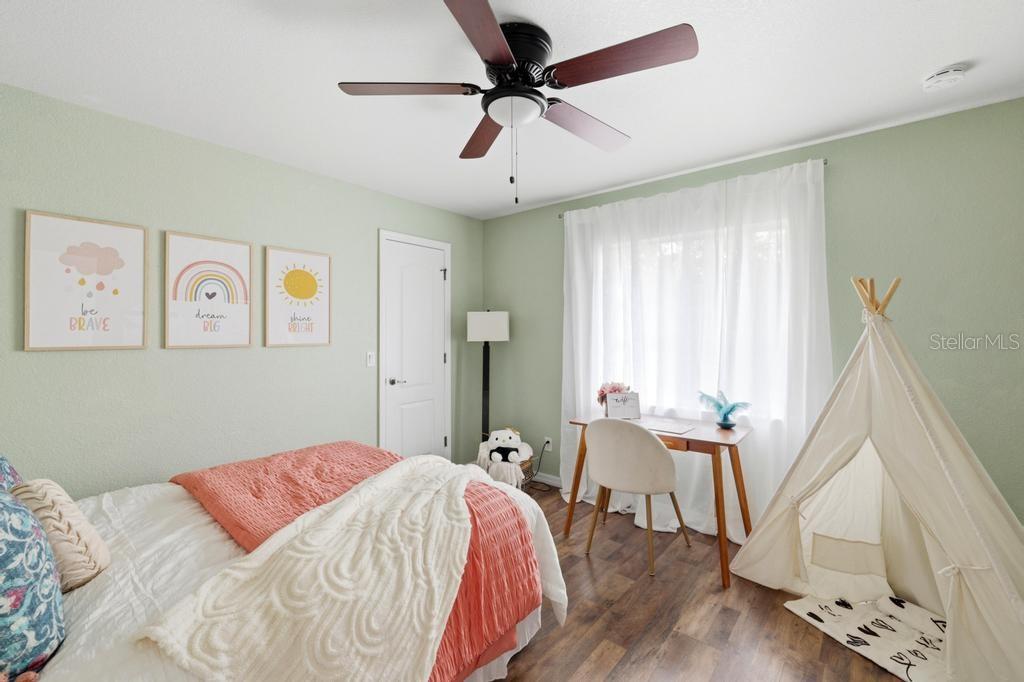 2105 BENNETT LN — photo 33