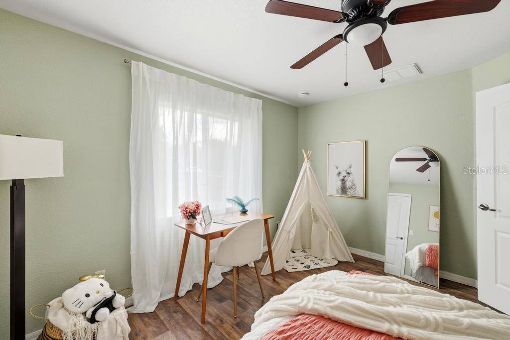2105 BENNETT LN — photo 36