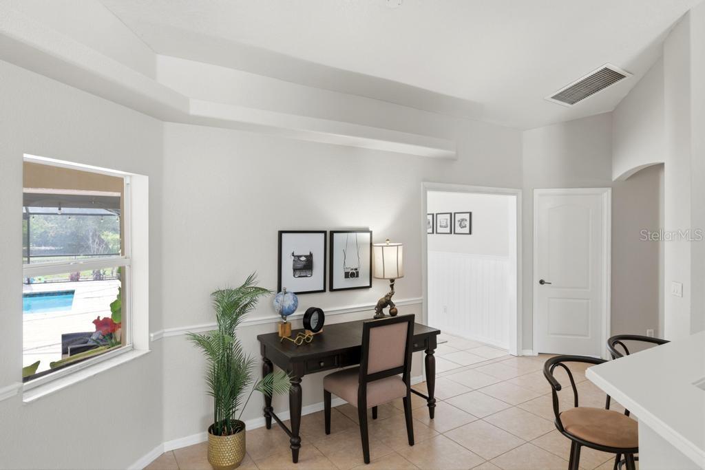 2105 BENNETT LN — photo 16
