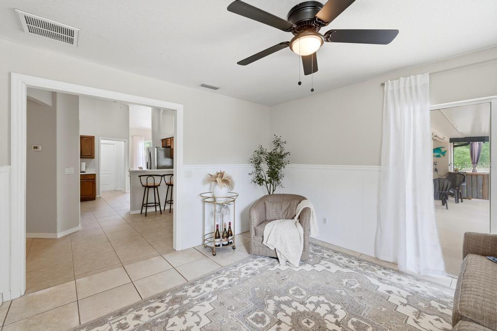 2105 BENNETT LN — photo 32