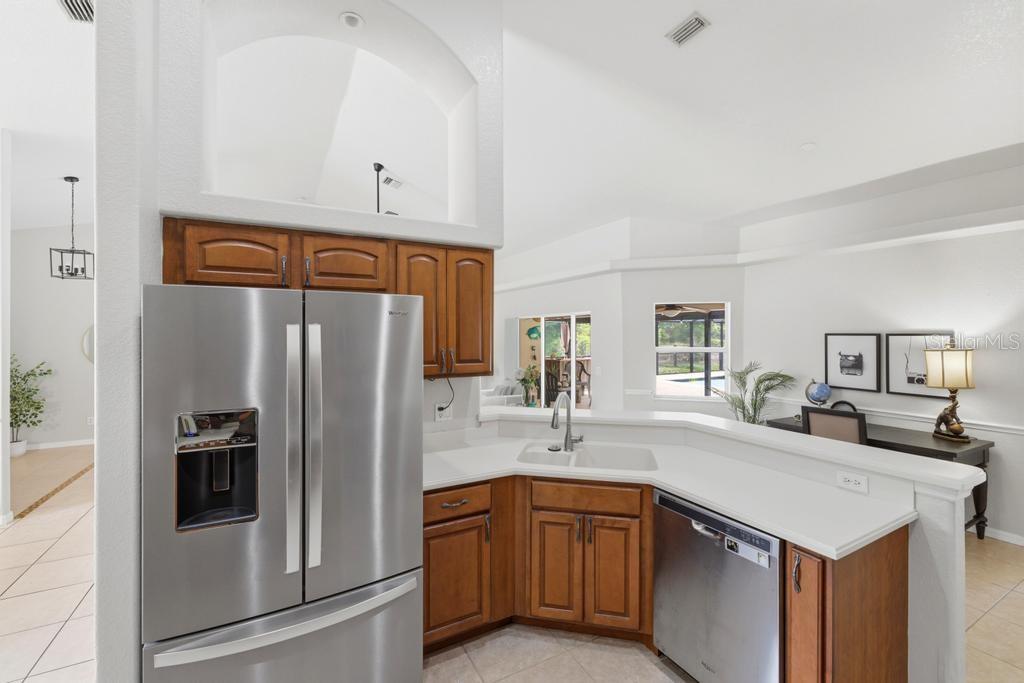 2105 BENNETT LN — photo 20