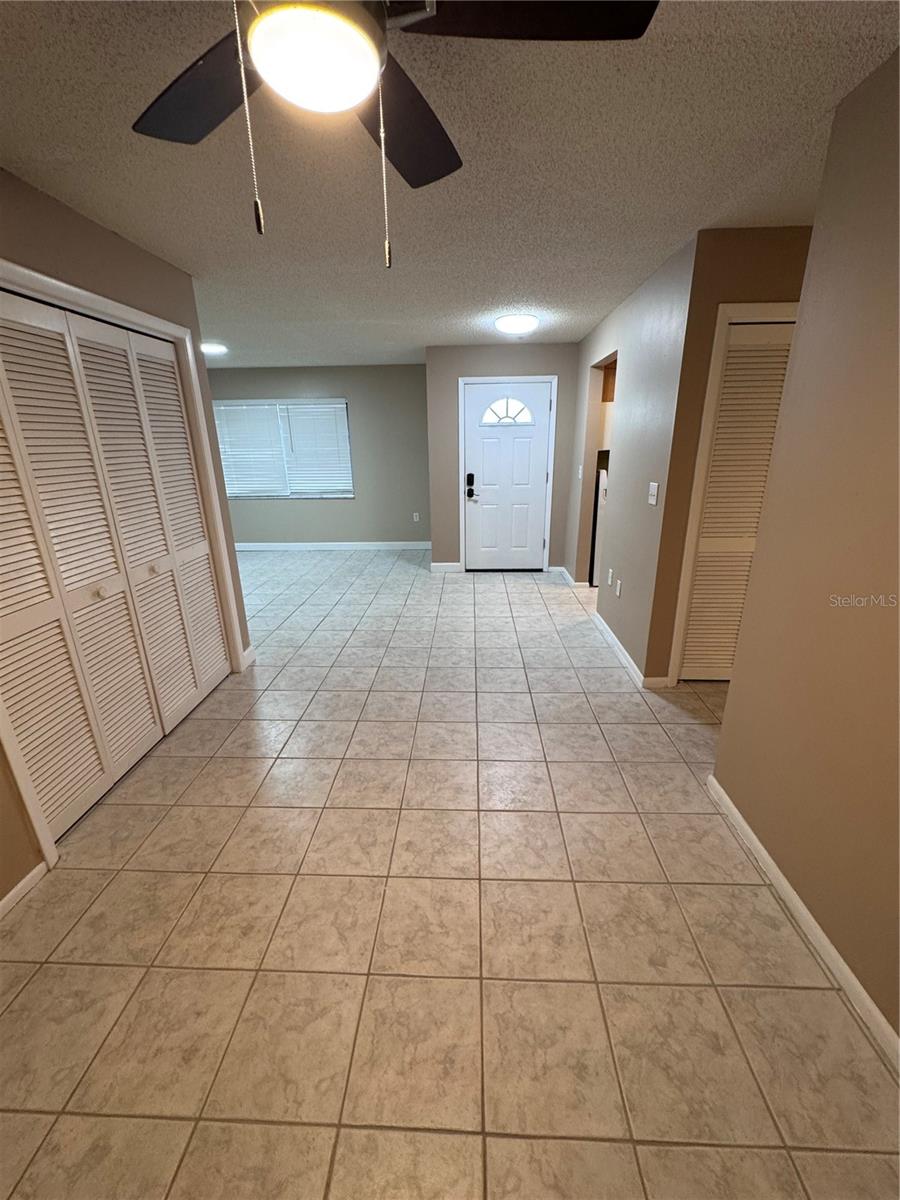 511 LONGFELLOW CT #B — photo 18