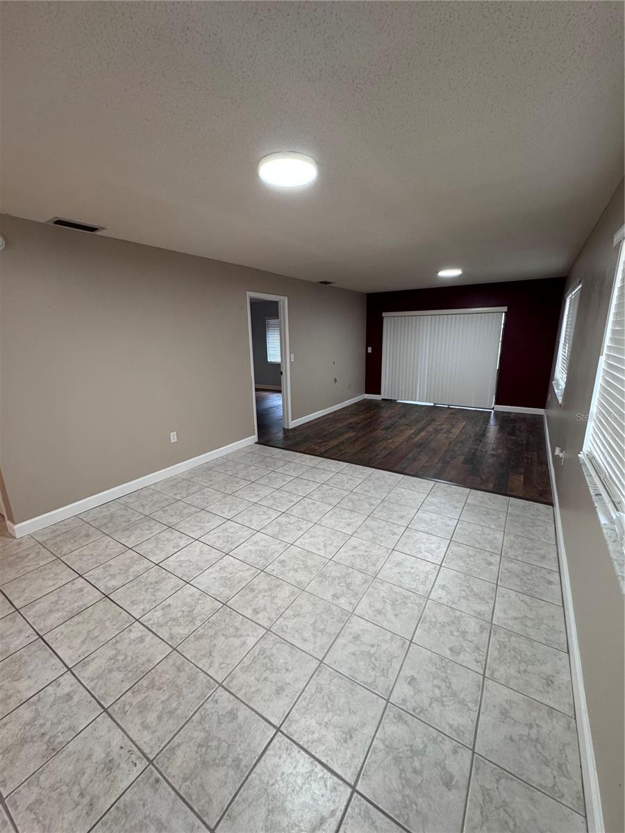 511 LONGFELLOW CT #B — photo 8