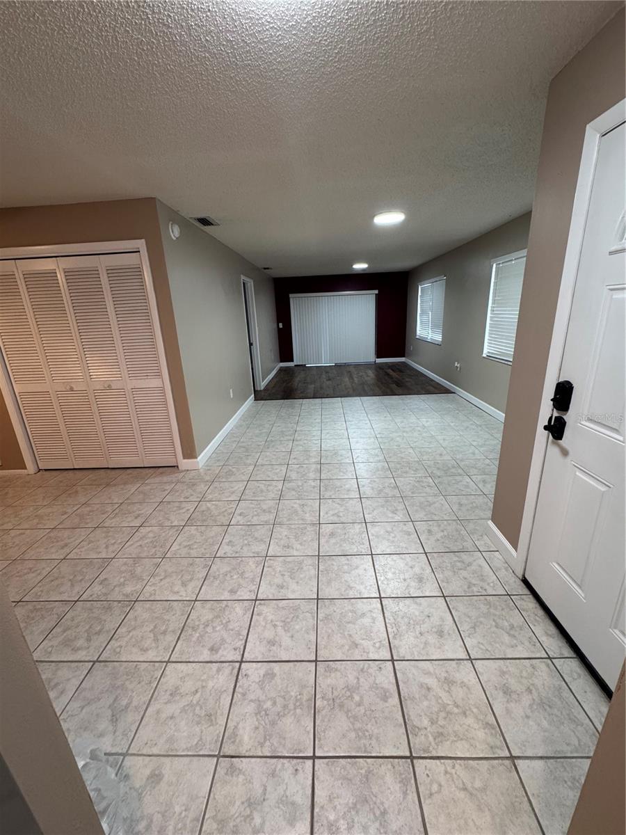 511 LONGFELLOW CT #B — photo 10