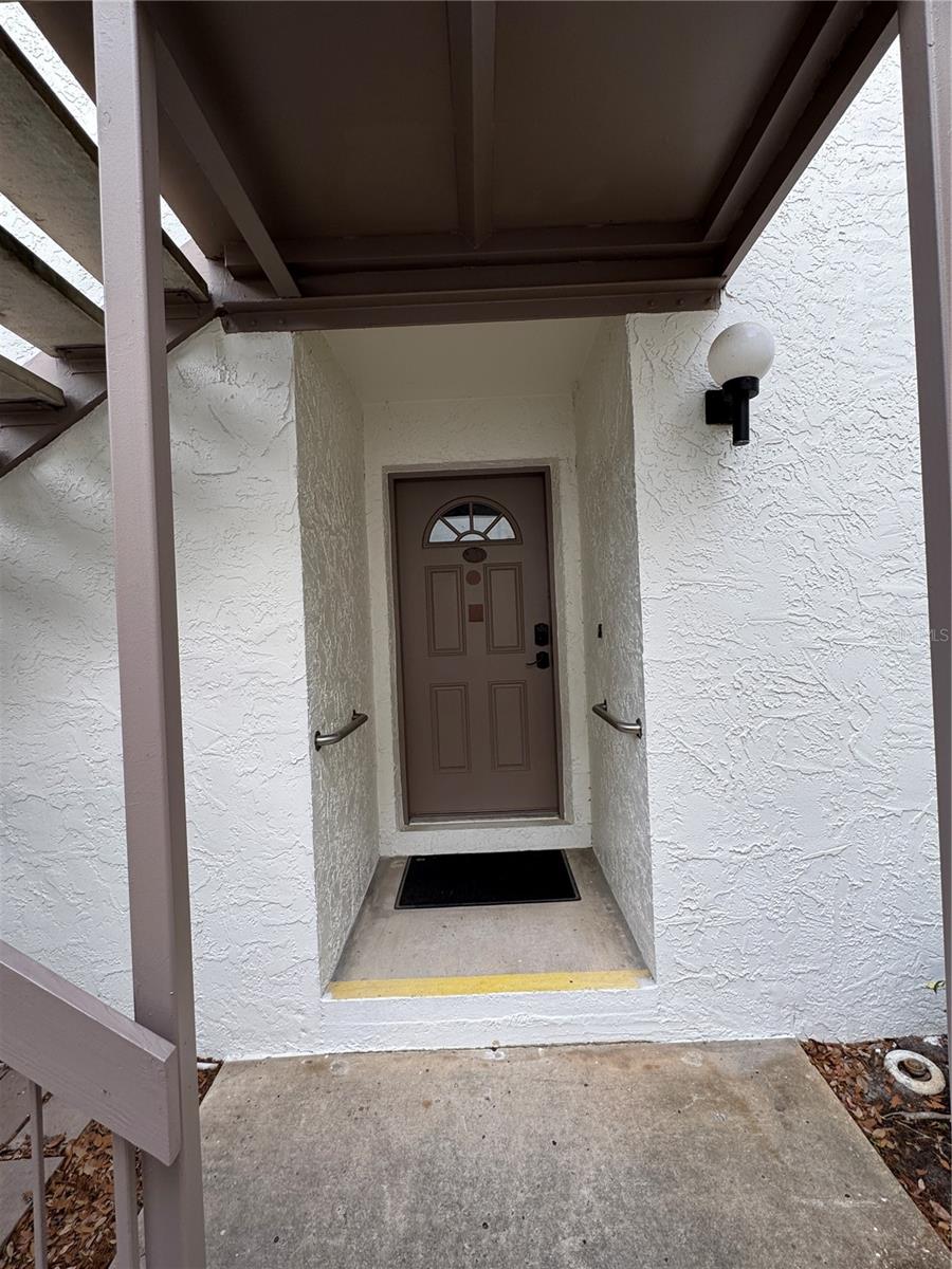 511 LONGFELLOW CT #B — photo 2