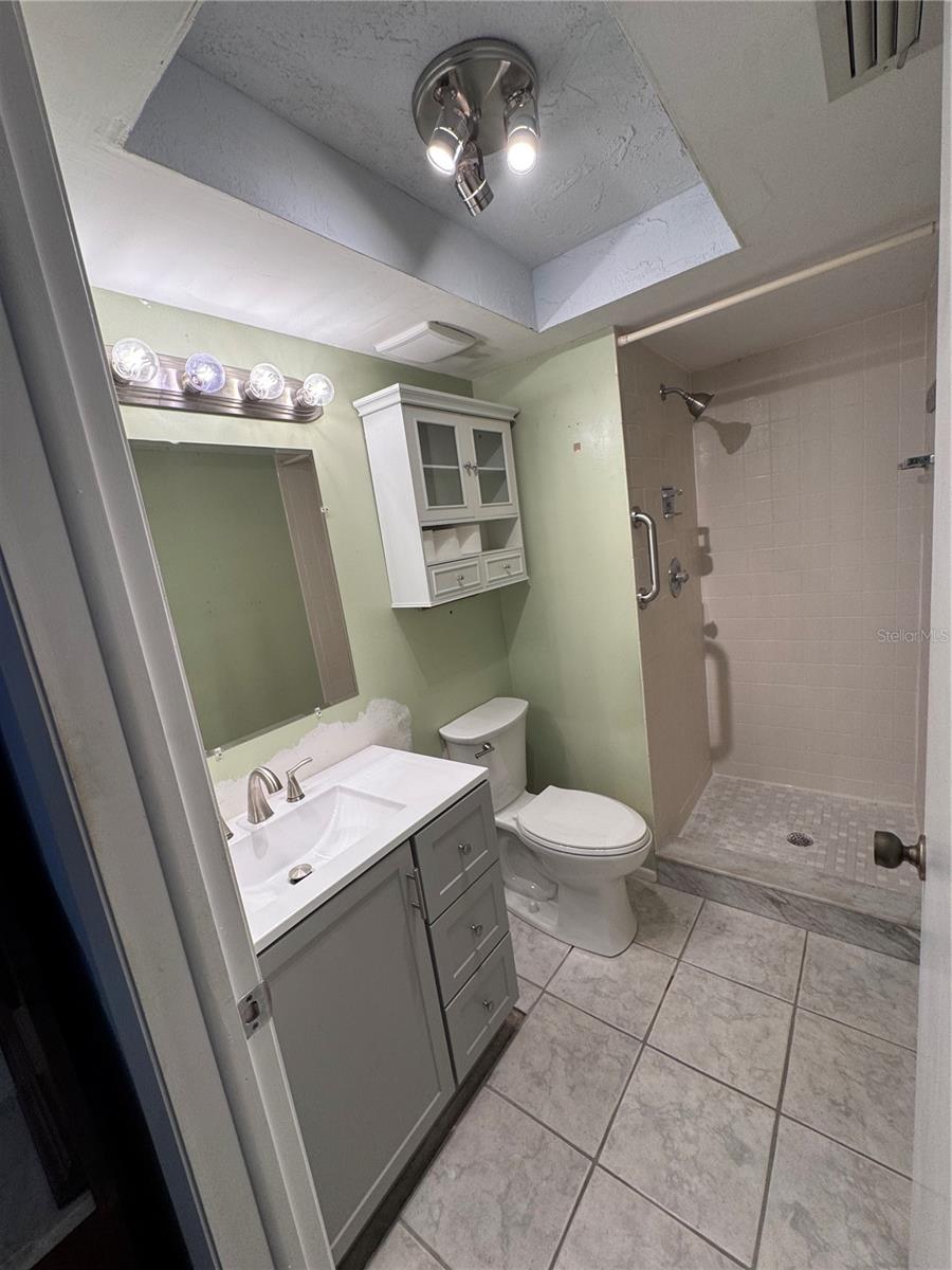 511 LONGFELLOW CT #B — photo 17