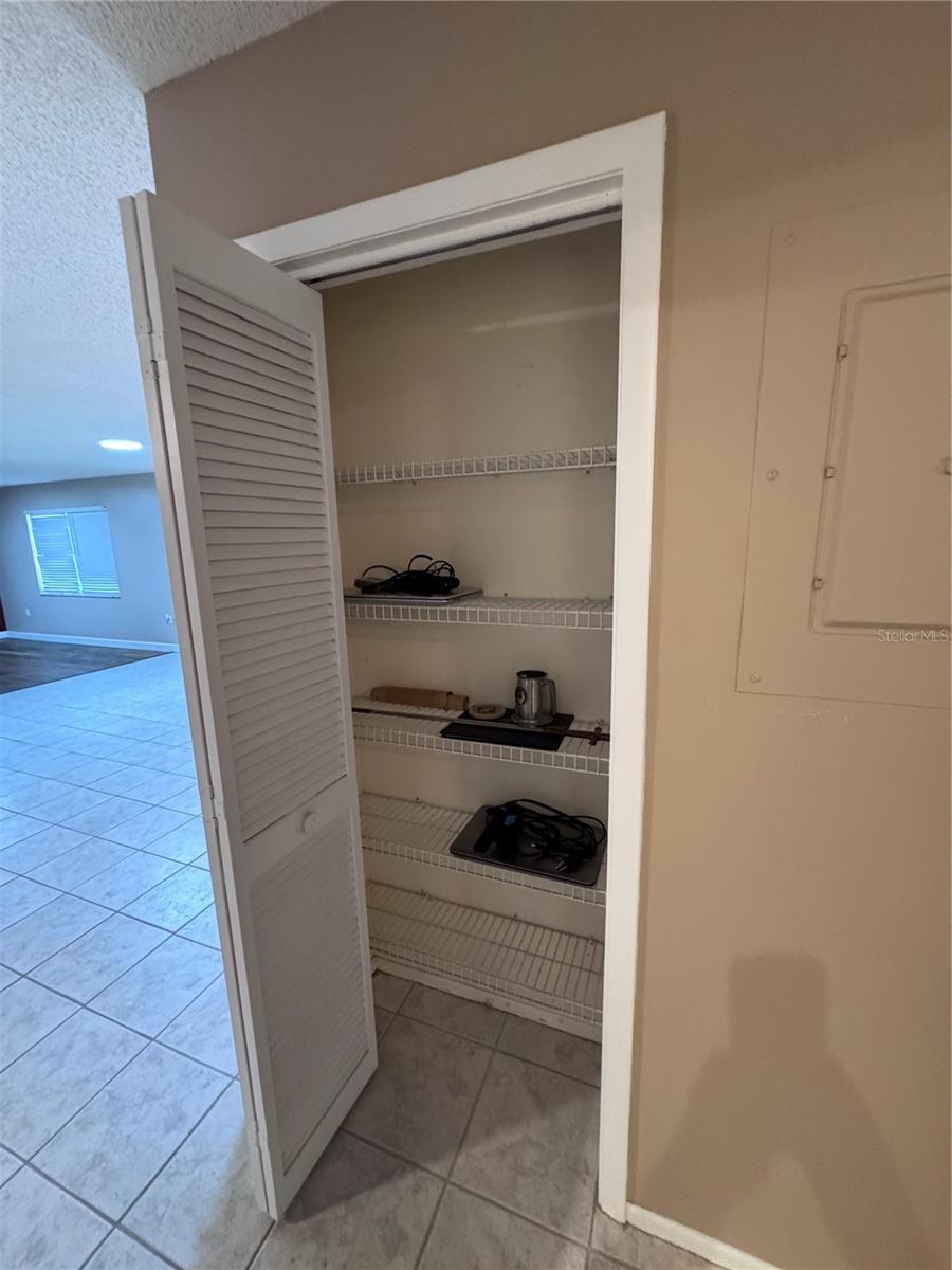 511 LONGFELLOW CT #B — photo 29