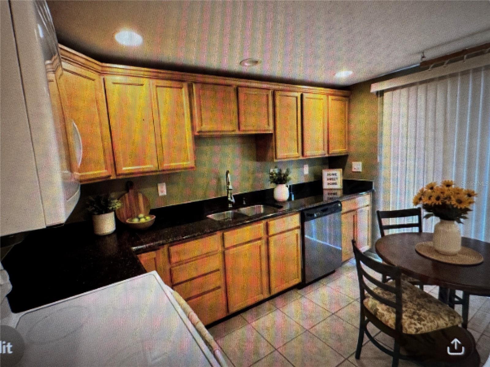 511 LONGFELLOW CT #B — photo 5