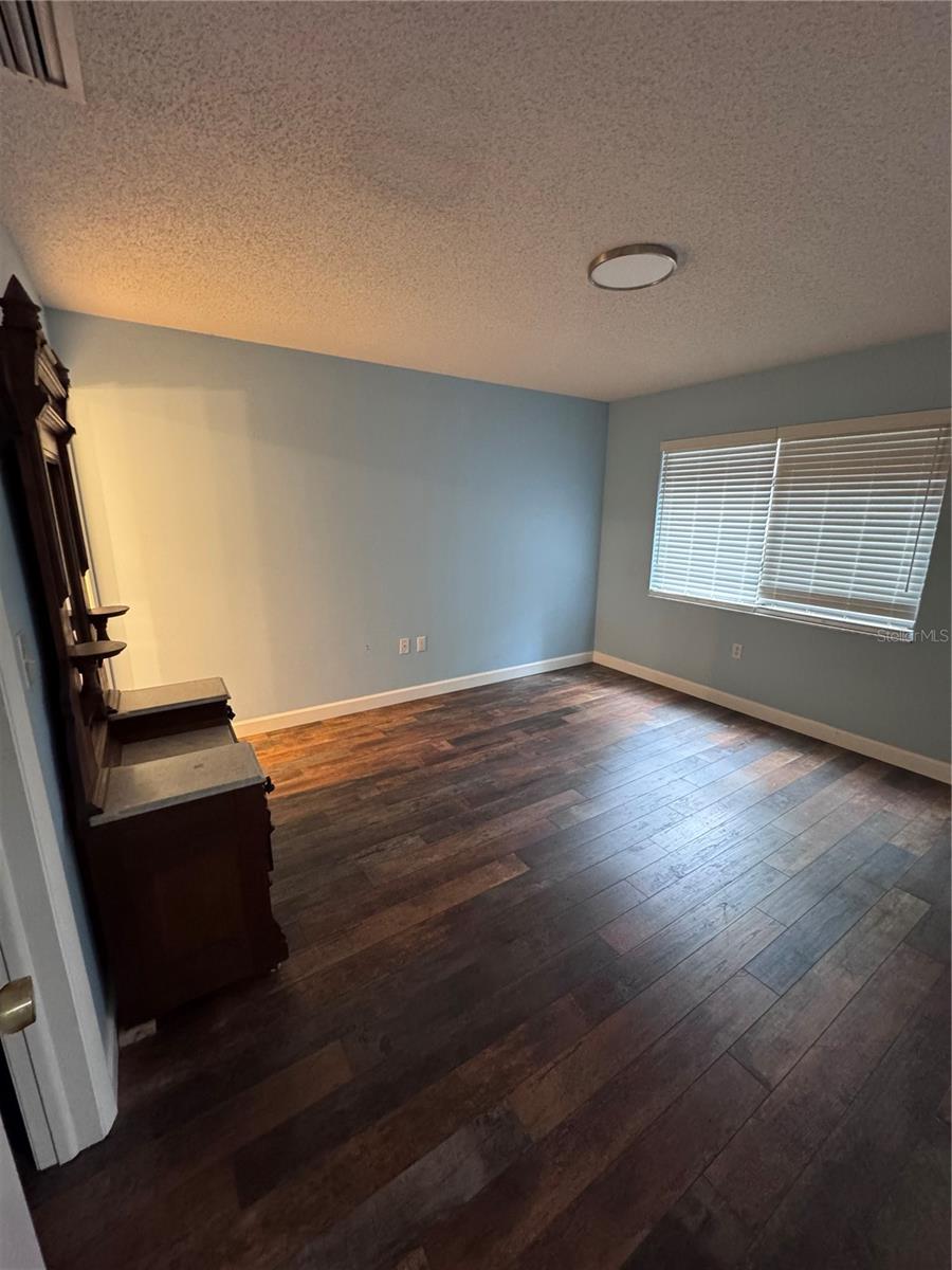 511 LONGFELLOW CT #B — photo 13