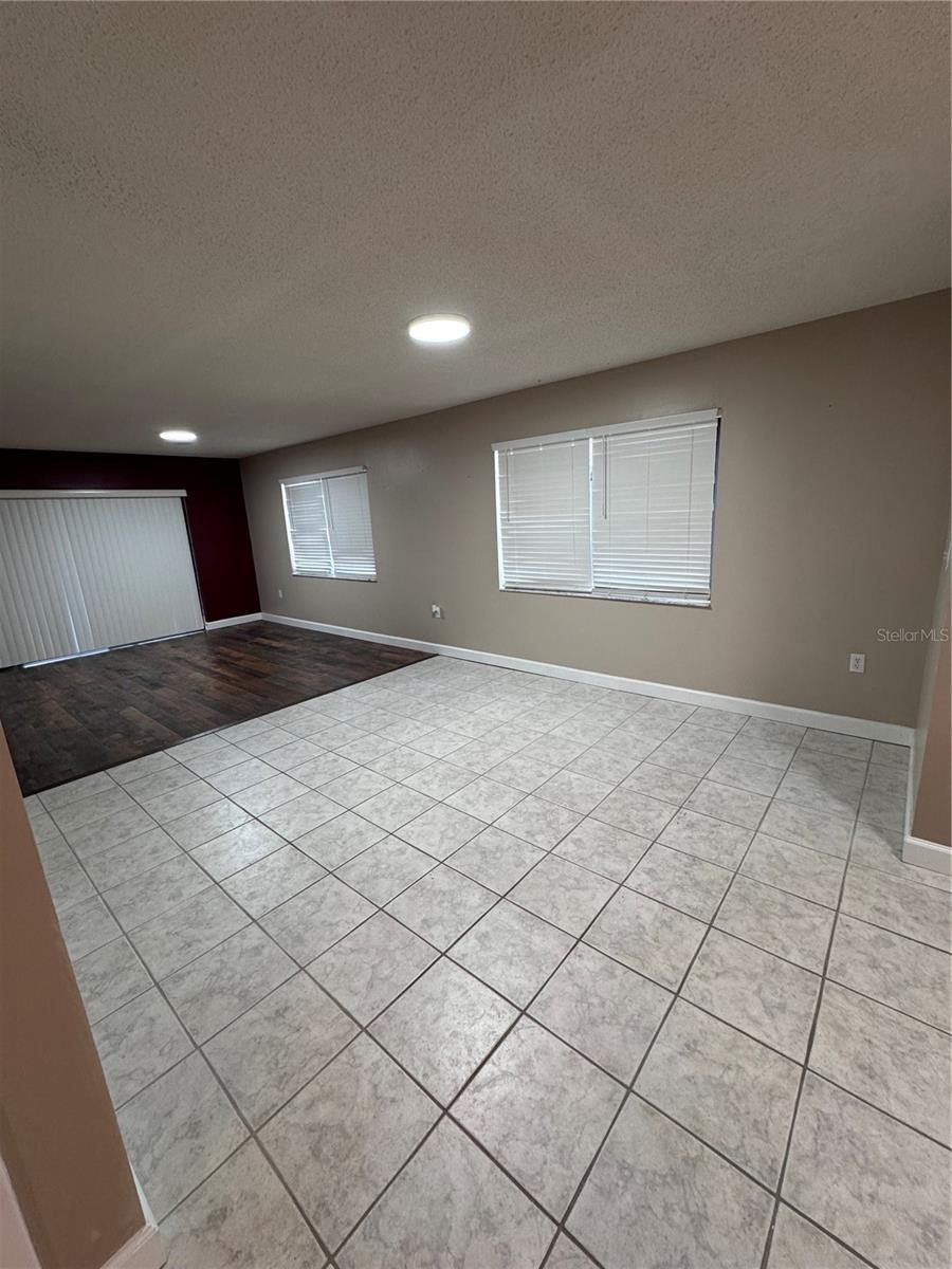 511 LONGFELLOW CT #B — photo 12