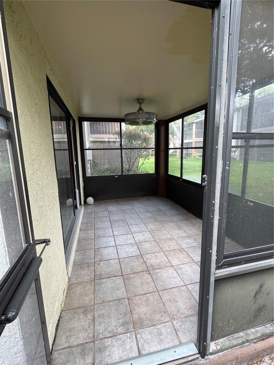 511 LONGFELLOW CT #B — photo 32