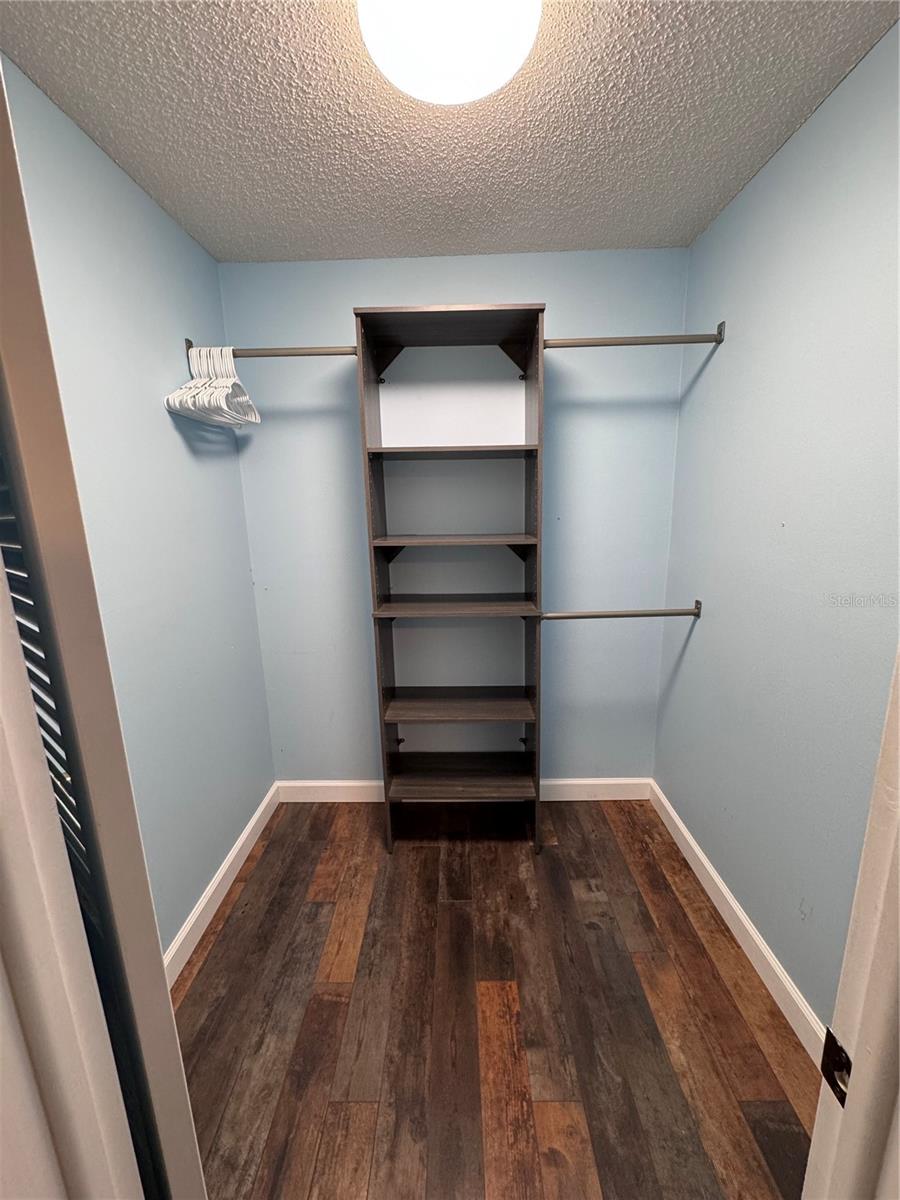 511 LONGFELLOW CT #B — photo 15