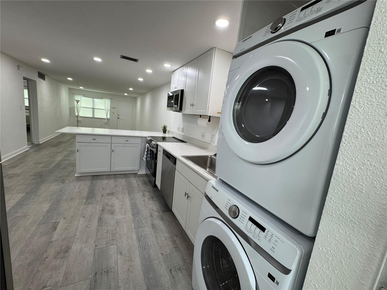 5720 13TH AVE N #106B — photo 9