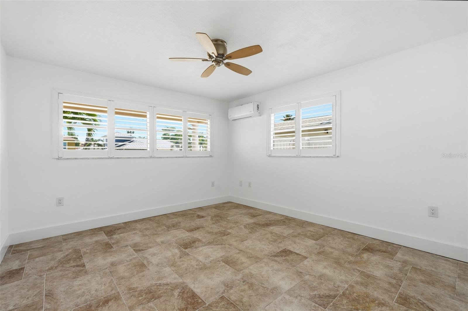 711 64TH AVE — photo 38