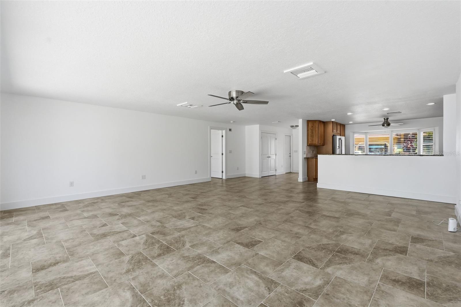 711 64TH AVE — photo 30