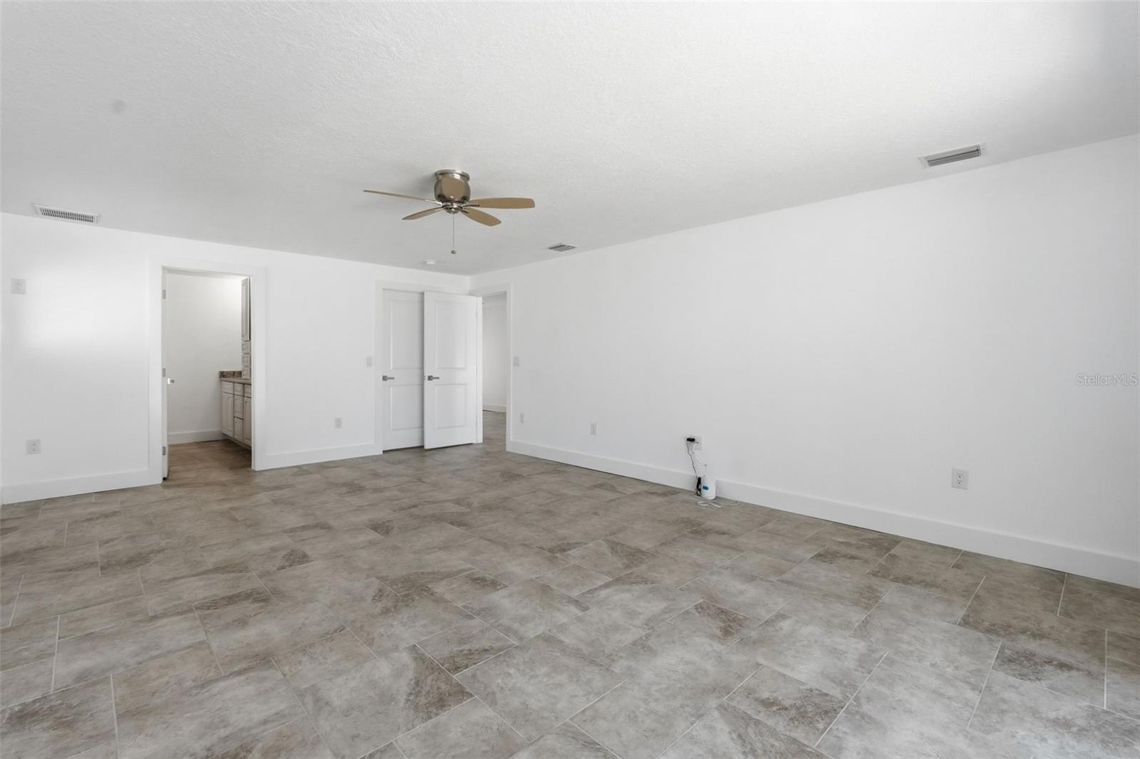 711 64TH AVE — photo 34
