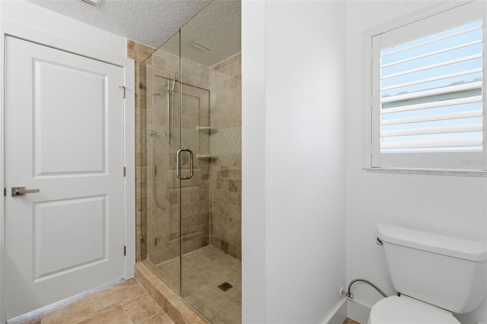 711 64TH AVE — photo 36