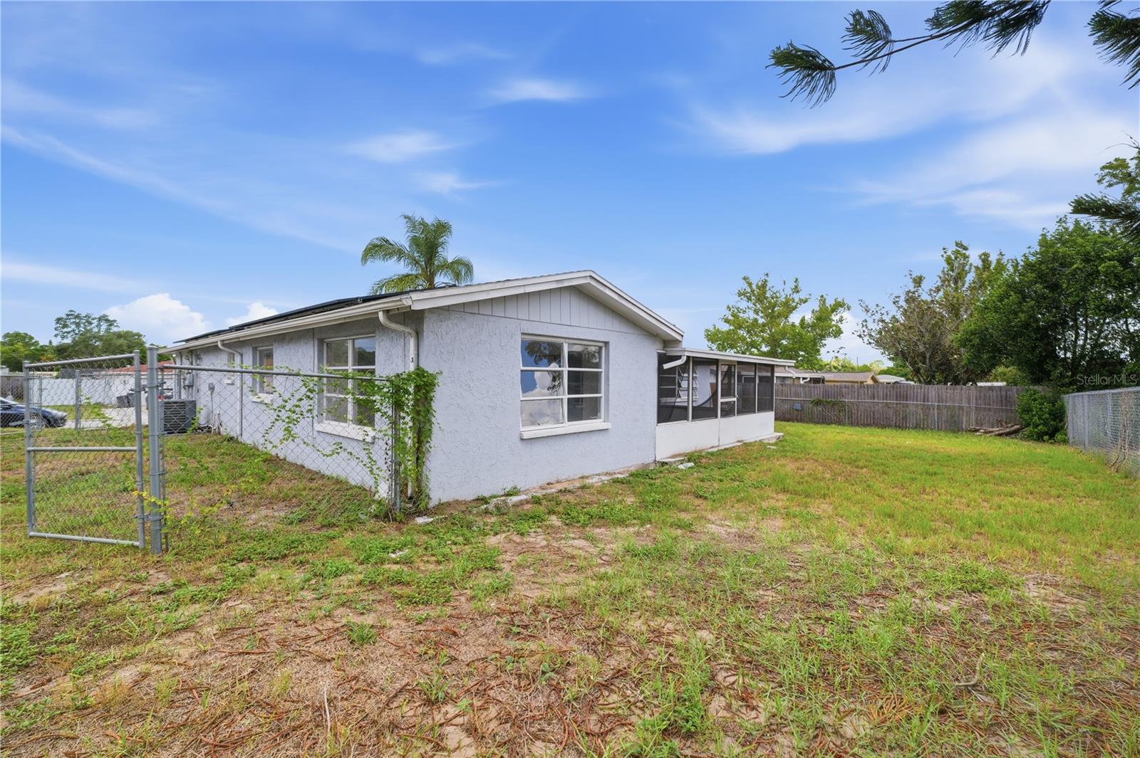 9720 RAINBOW LN — photo 36