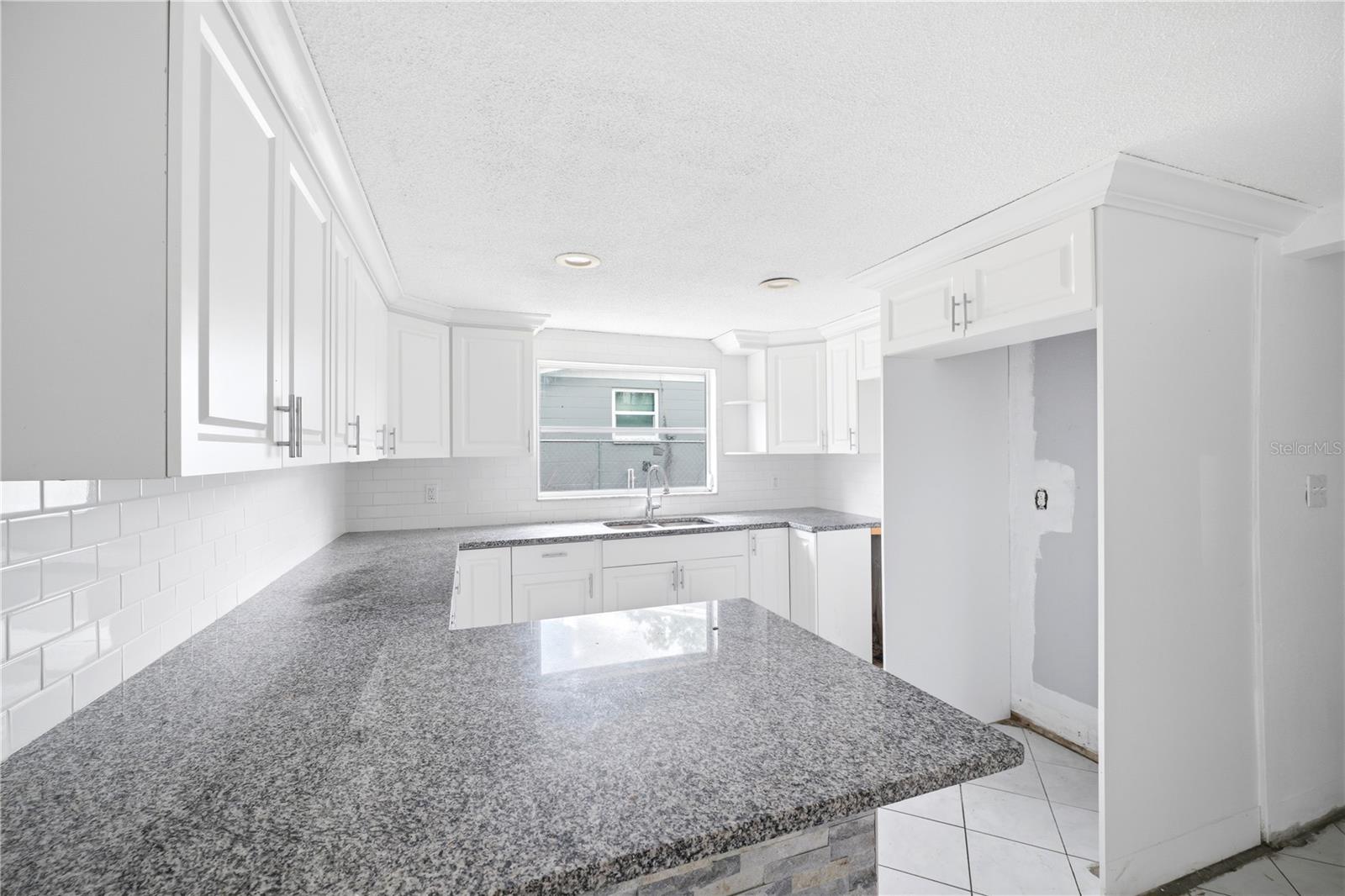 9720 RAINBOW LN — photo 15