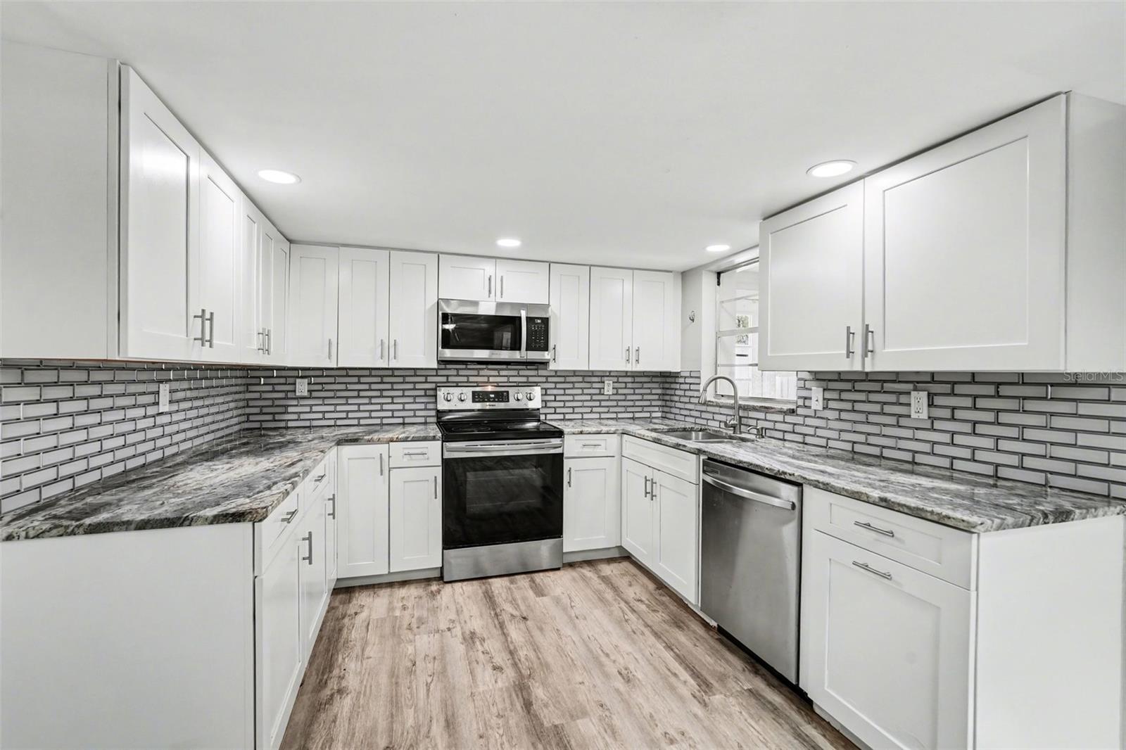 7255 FIRESIDE DR — photo 9