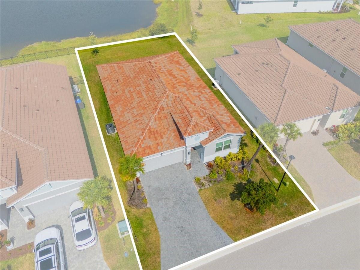 188 DAYLILY BLVD — photo 35